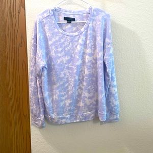 social standard blue and white long sleeve L